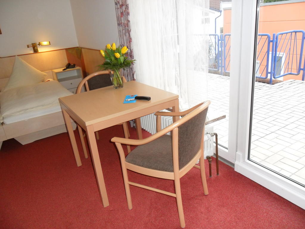 Hotel Phoenix Rastatt Habitación foto